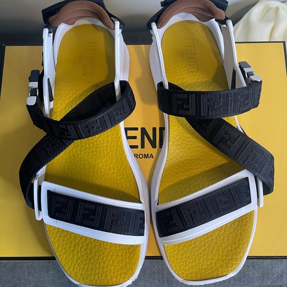 Fendi Black and White Sandals - Picture 3 of 5